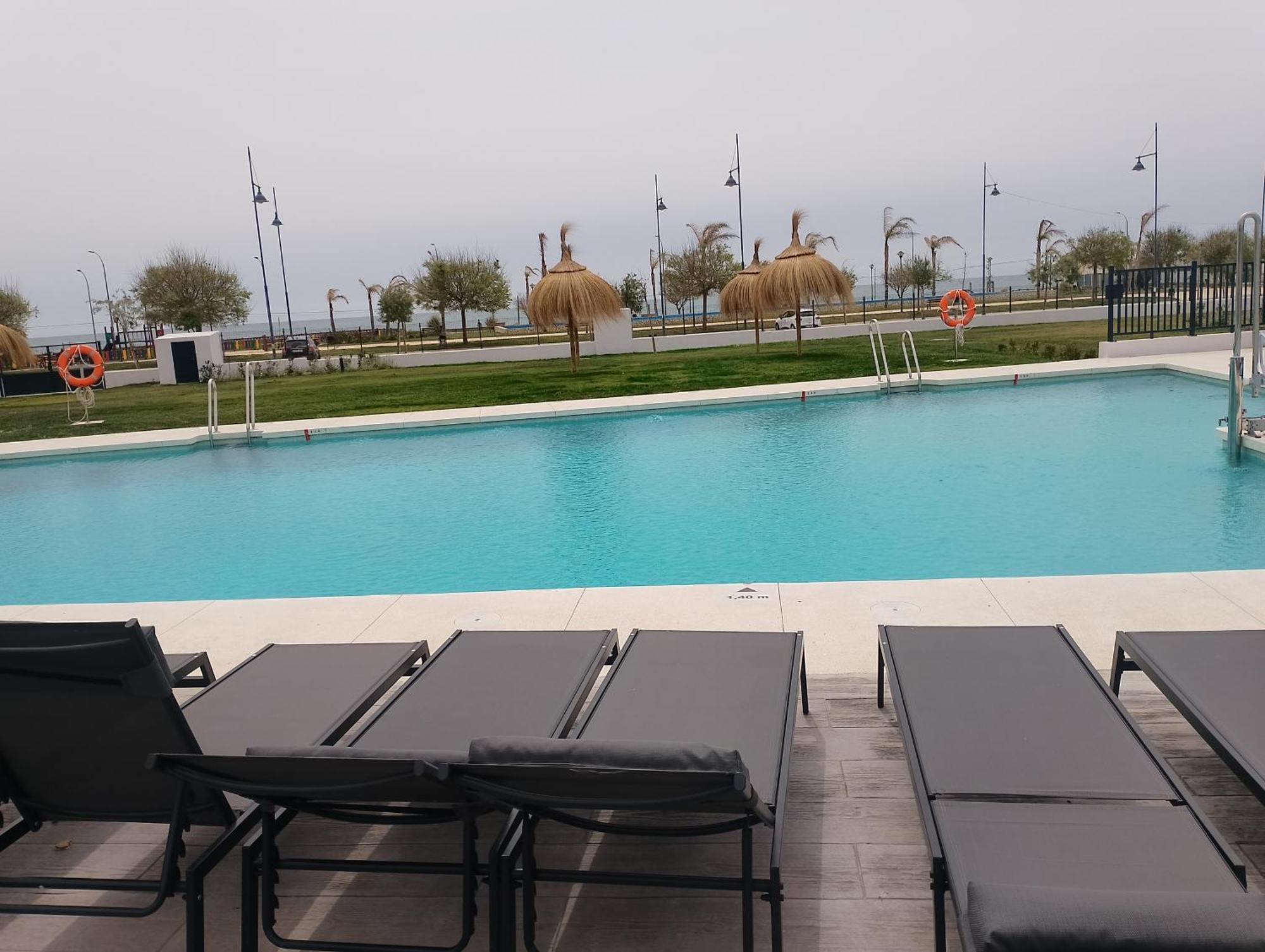 شقة Bajo Con Jardin En Primera Linea De Playa مالقة المظهر الخارجي الصورة