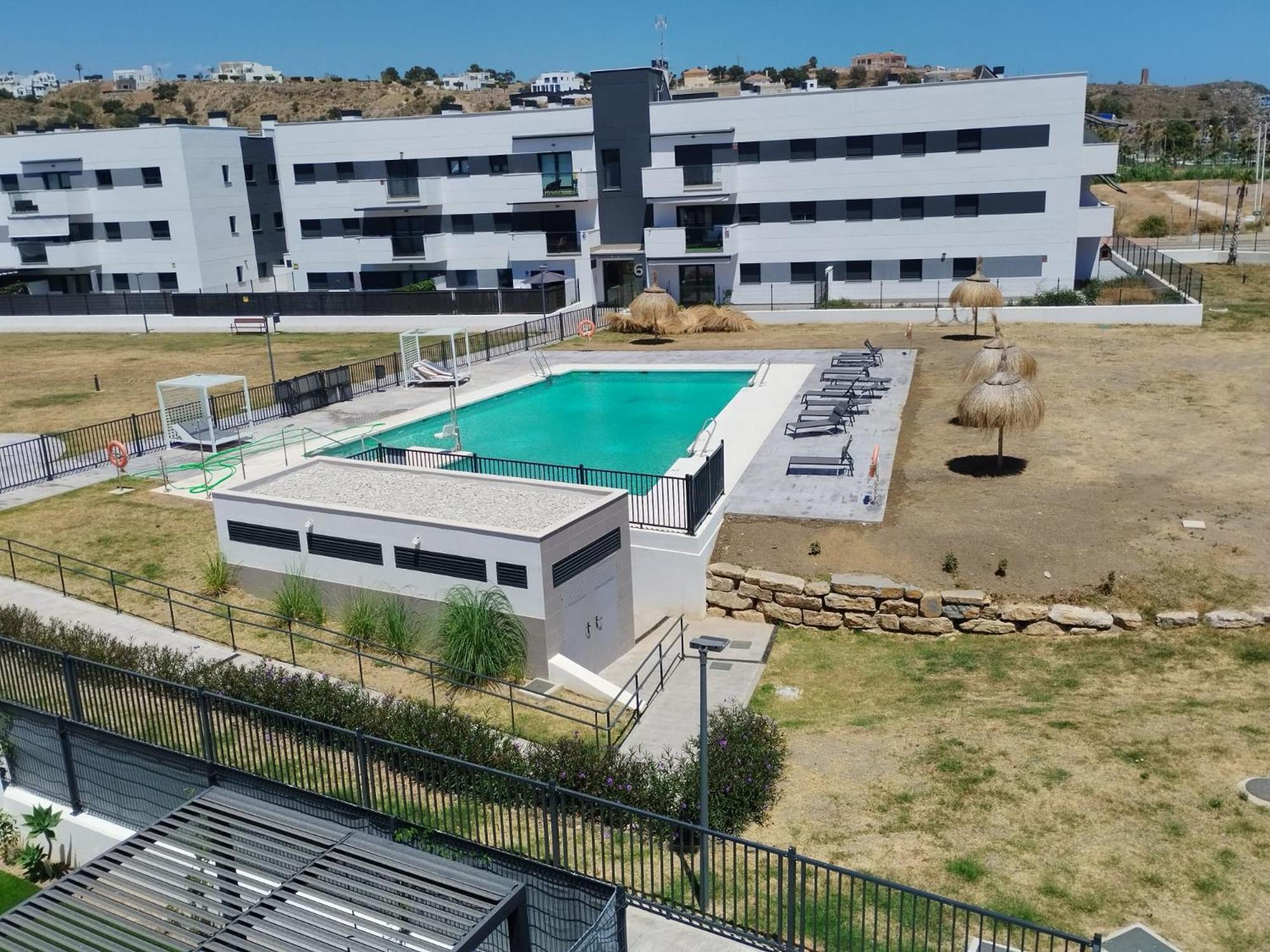 شقة Bajo Con Jardin En Primera Linea De Playa مالقة المظهر الخارجي الصورة